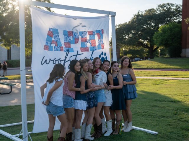 Alpha Phi’s Woofstock hosts cutest dog contest for a cause