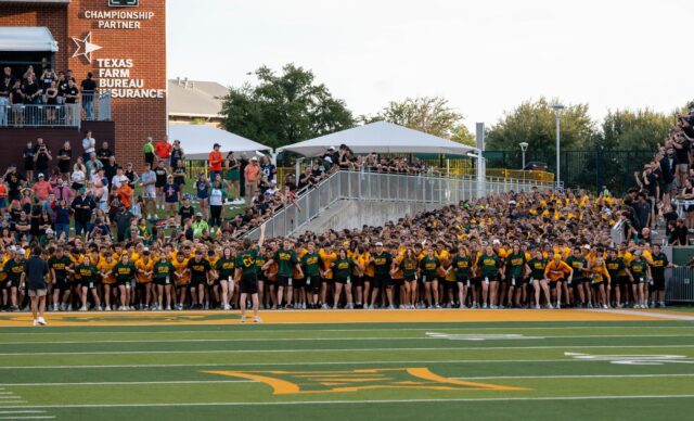 Baylor Line tradition tested by freshmen turnout