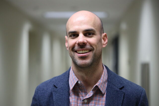 Baylor professor to help rewrite story of dinosaur extinction with new research