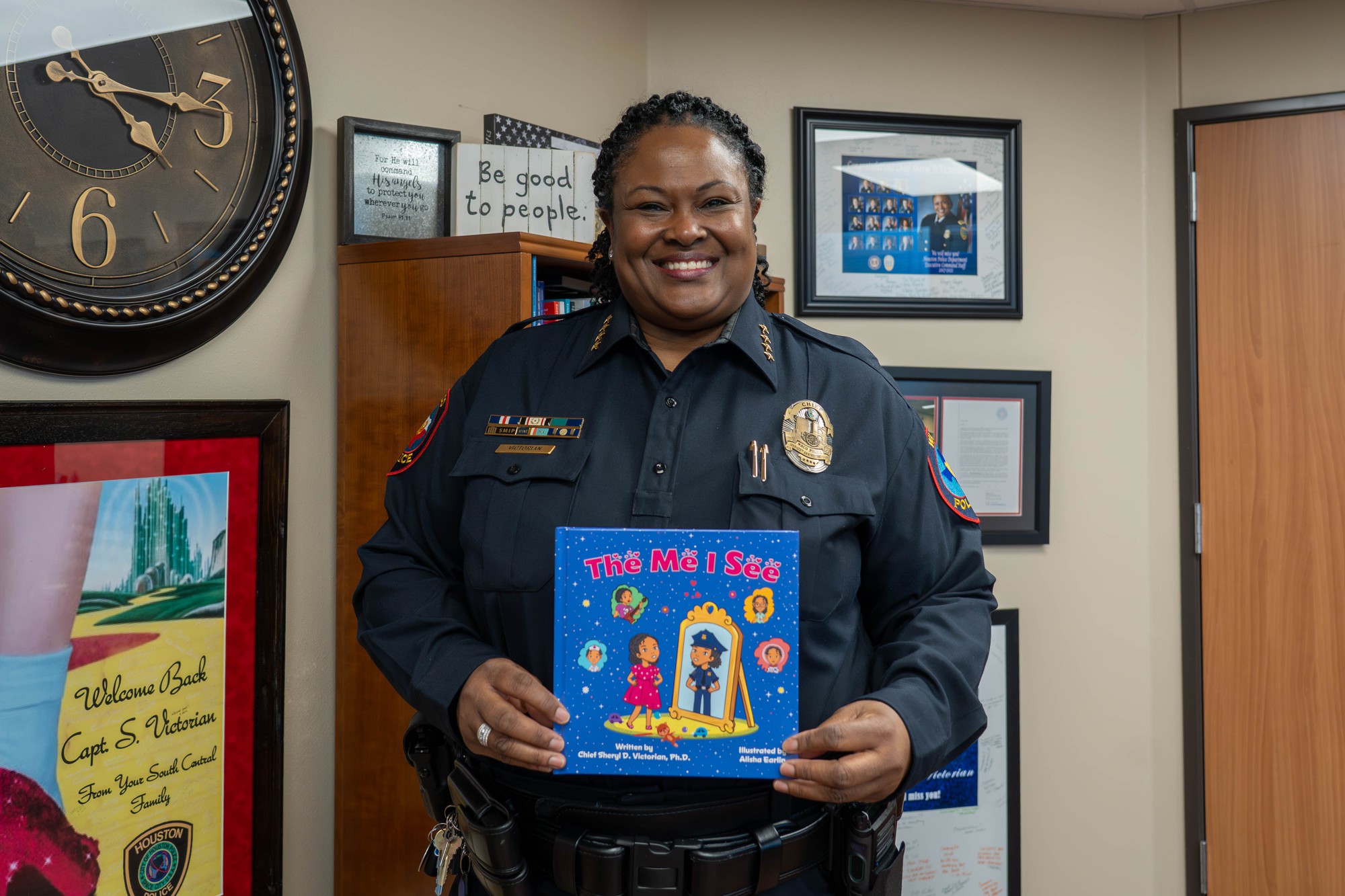 Waco police chief breaks down stereotypes in children’s book