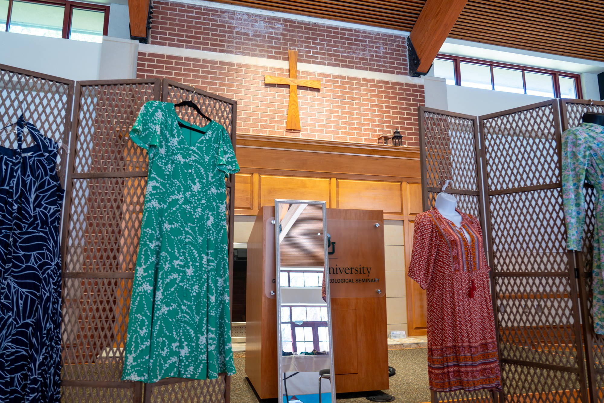 Truett Seminary hosts free women's pop-up boutique