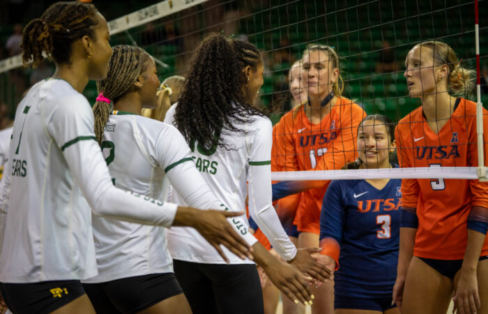 SLIDESHOW: Volleyball vs UTSA