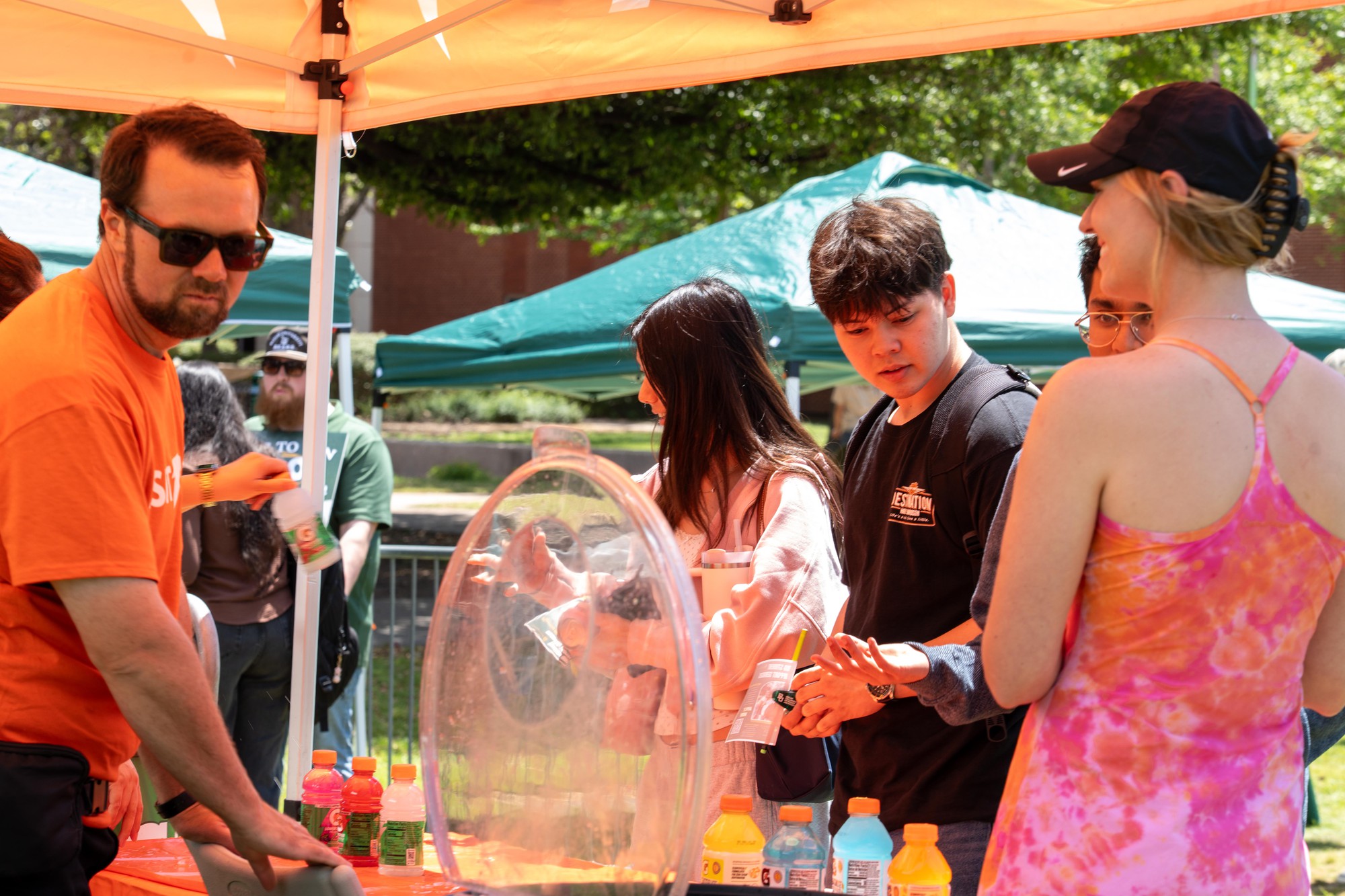 Lines form at Free Farmers Market as students seek affordable food options