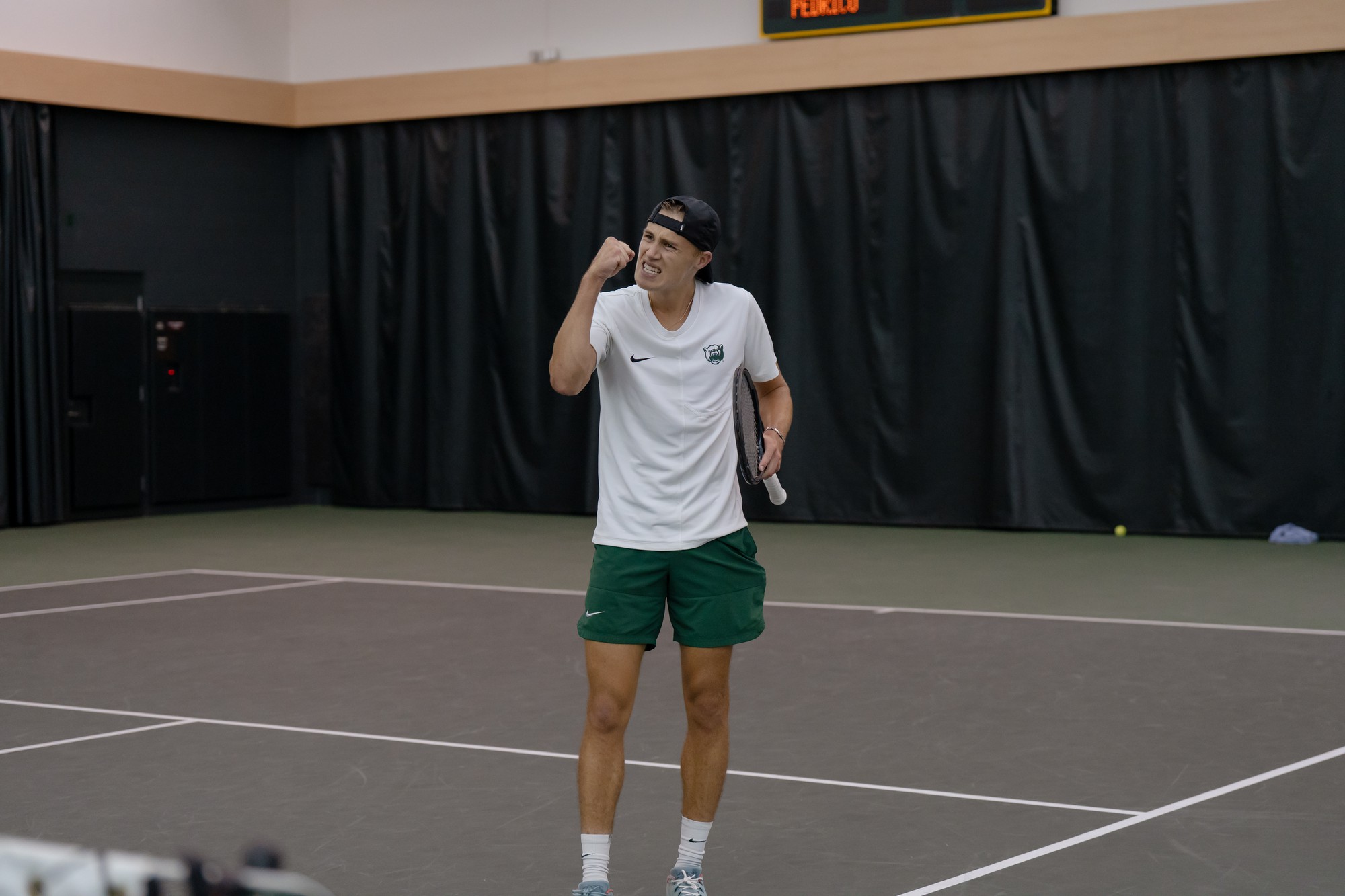 Sports Buzz: Portal SZN begins, Baylor golf alum opens the Masters 🏀🏌