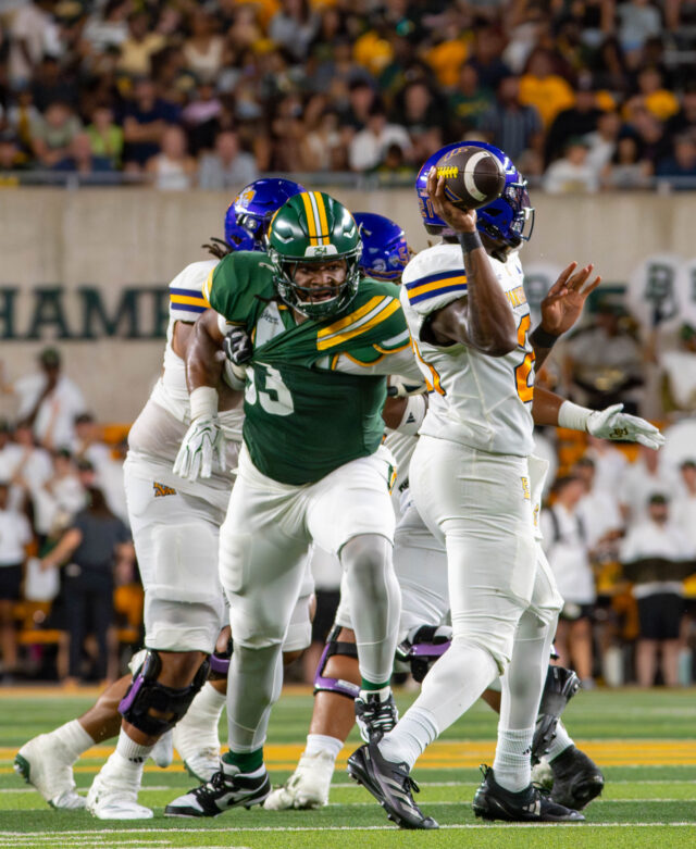 Sophmore Cornerback Kalique Cheeves attempts to tackle the quarterback during Baylor's win against Prarie View A&M University 44-3 Saturday night at McLane Stadium. Mesha Mittanasala | Photographer