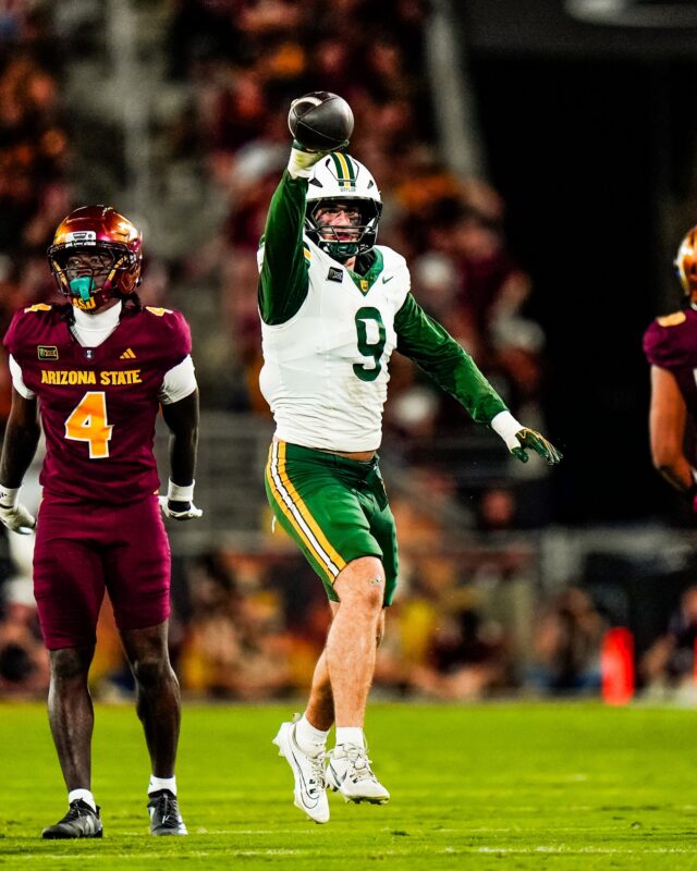 Senior linebacker Ryan Davis celebrates after intercepting Arizona State quarterback Cutter Boley. Photo courtesy of Baylor Athletics